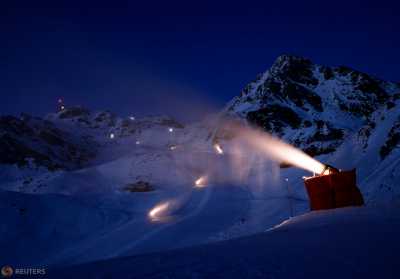An artificial snow making machine is seen in the Verbier ski resort in Verbier, Switzerland, November 28, 2016. REUTERS/Denis Balibouse - RTSTPP2 An artificial snow making machine is seen in the Verbier ski resort in Verbier, Switzerland, November 28, 2016. REUTERS/Denis Balibouse - RTSTPP2