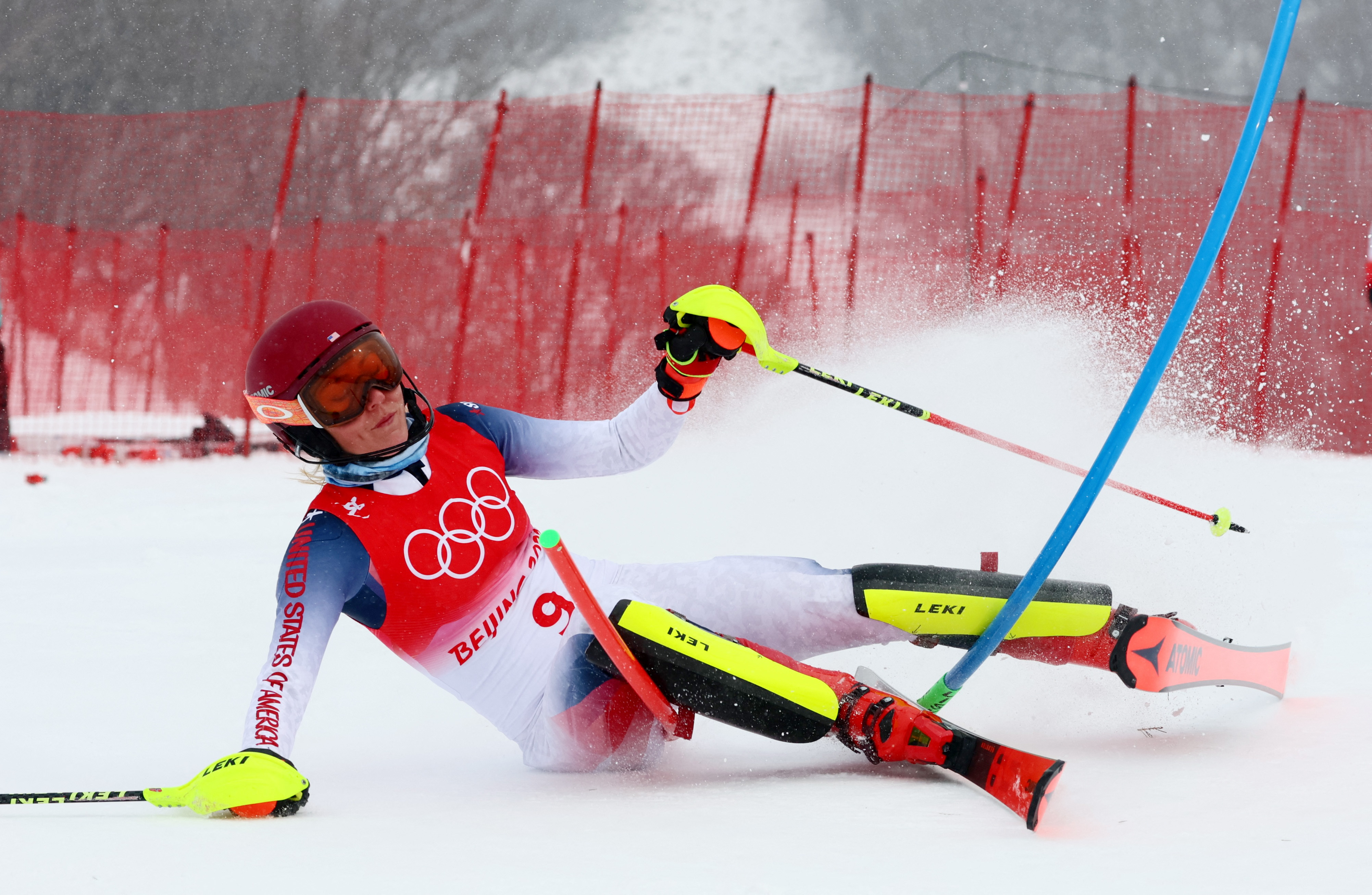 2022 Beijing Olympics - Alpine Skiing - Women's Alpine Combined Slalom - National Alpine Skiing Centre, Yanqing district, Beijing, China - February 17, 2022. Mikaela Shiffrin of the United States falls during her run. REUTERS/Denis Balibouse